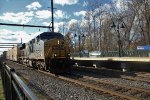 CSX 724 leading X422